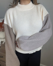 Load image into Gallery viewer, Two Toned Sweater
