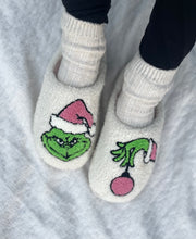 Load image into Gallery viewer, Grinch Slippers
