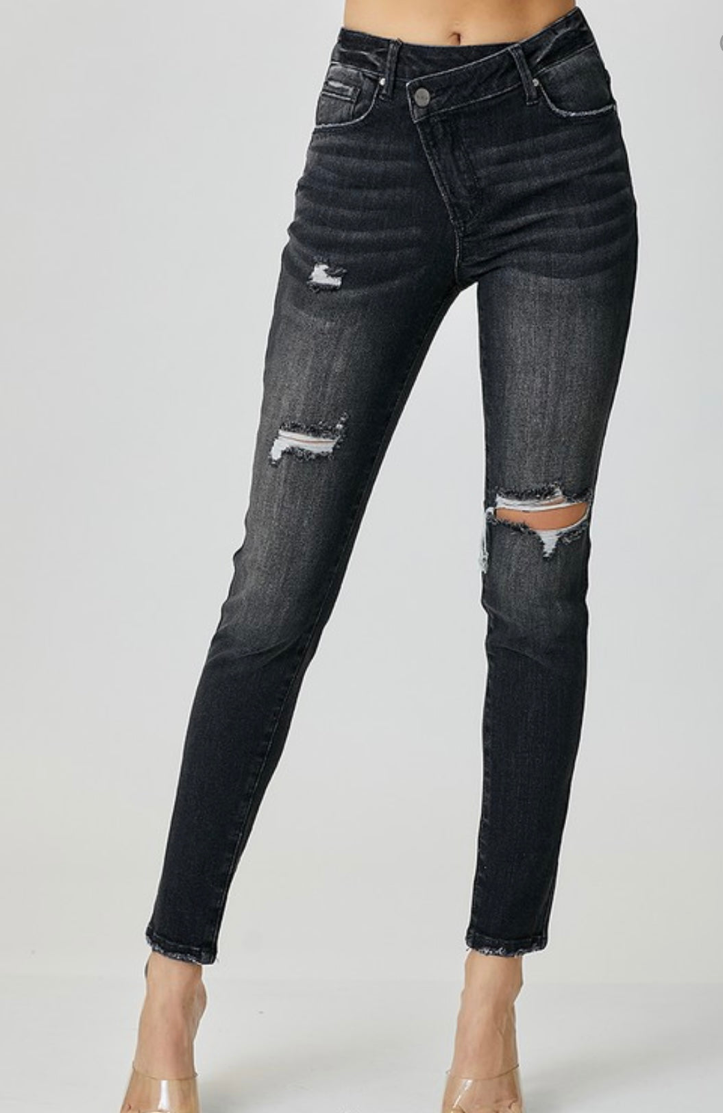 Aura Distressed Jeans