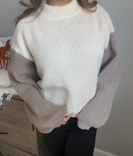 Load image into Gallery viewer, Two Toned Sweater
